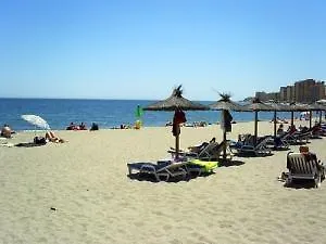 Hotel Villa De Laredo Фуэнхирола