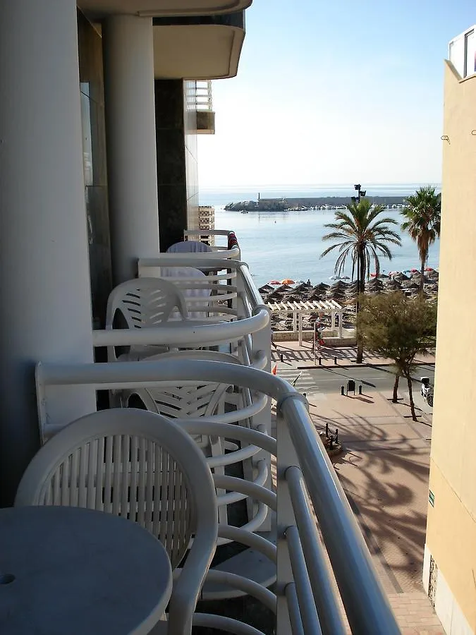 Hotel Villa De Laredo Фуэнхирола